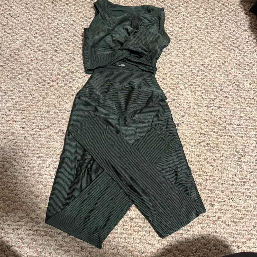 Aerie Set Ribbed Shine Crossover Legging & Twist Front Sport Bra Tank Size Small